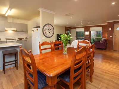 31 AZURE DRIVE, Wodonga