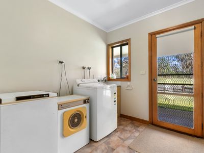 5581 South Gippsland Highway, Longford