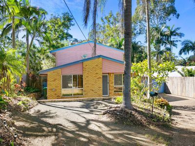 35 Pines Avenue, Cooroibah