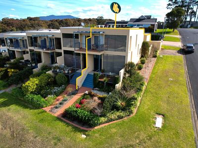 Unit 1  / 10-12 Marine Drive, Narooma