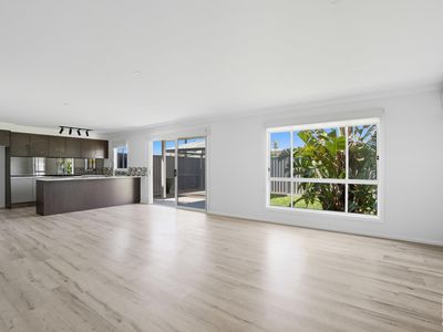 8A Yellawa Close, The Entrance North