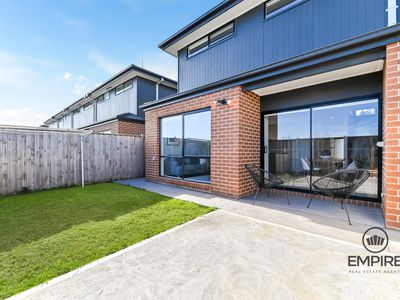 71 Picnic Avenue, Clyde North
