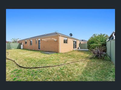 2 Butler Grove, Wyndham Vale