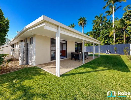 Spacious Family Living in the Heart of Old Tewantin image 23