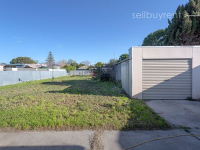 305 KOOBA STREET, North Albury