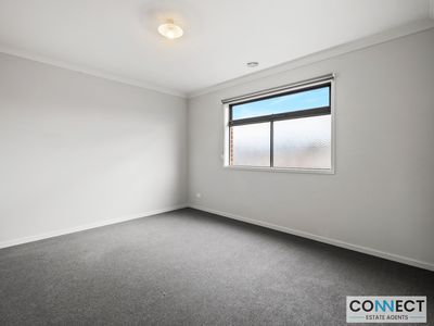 33 Burford Way, Cranbourne North
