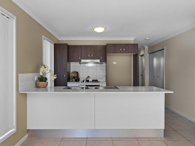 3 / 4 Banksia Road, Coomera
