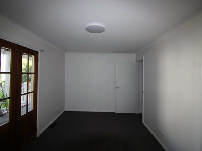 5 Miles Street, Newtown