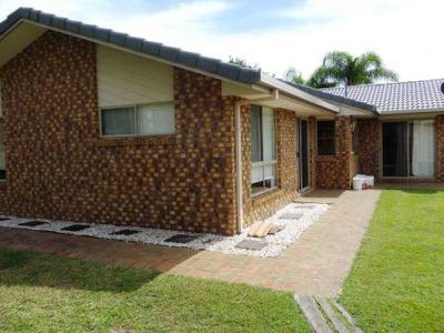 5 Kentia Court, Kawungan