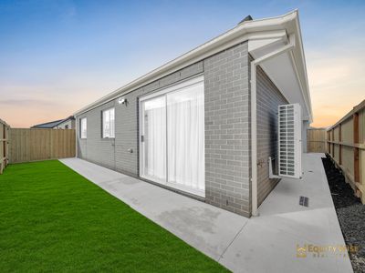 9 Pursuit Street, Mambourin