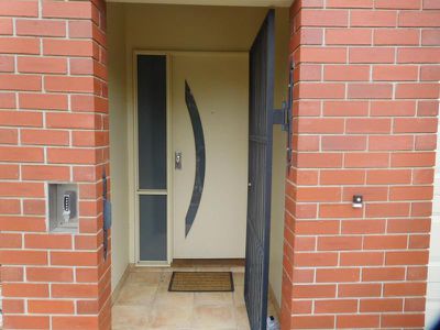 1 / 6 Carroll Street, Horsham