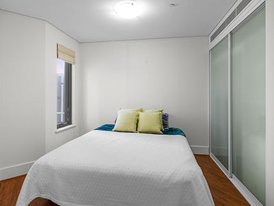 901 / 108 Terrace Road, East Perth