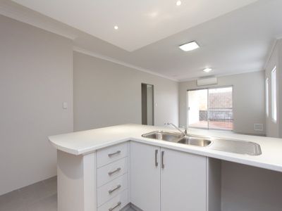 4 / 58 Central Avenue, Redcliffe