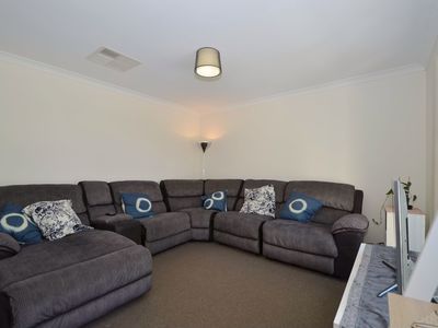 12 Obsidian Way, Byford