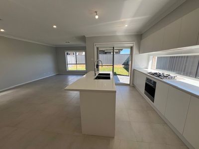 11 Burgmann Street, Oran Park