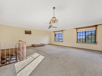 81 Supply Street, Dundas Valley