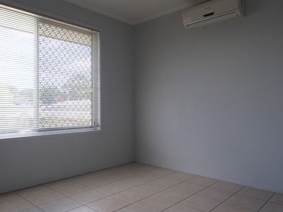 11 / 17 Gibbs Street, Churchill