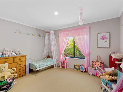 43 The Parkway Place, Mapleton