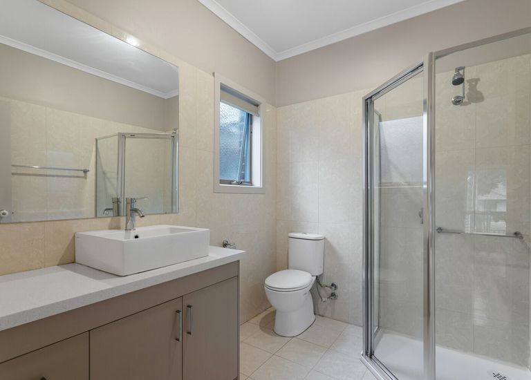 2 / 1 Sylvan Crescent, Ashwood