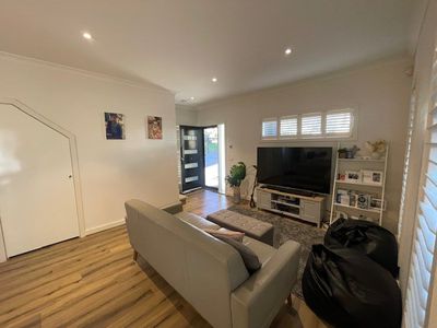 9 / 24 Laurence Avenue, Airport West