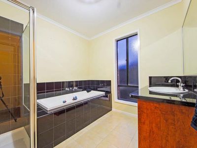 18 Peppermint Crescent, Wyndham Vale