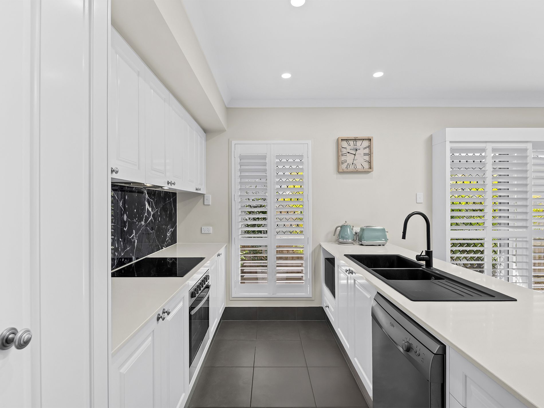 27 Comanche Street, Newport