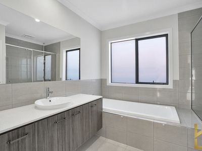 17 Monaco Grove, Strathtulloh