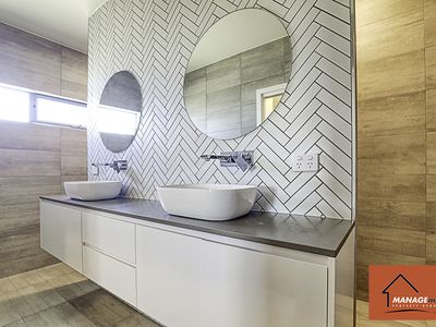 15 WARUP STREET, Moncrieff