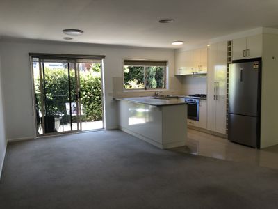 1 / 402 Myers Street, East Geelong