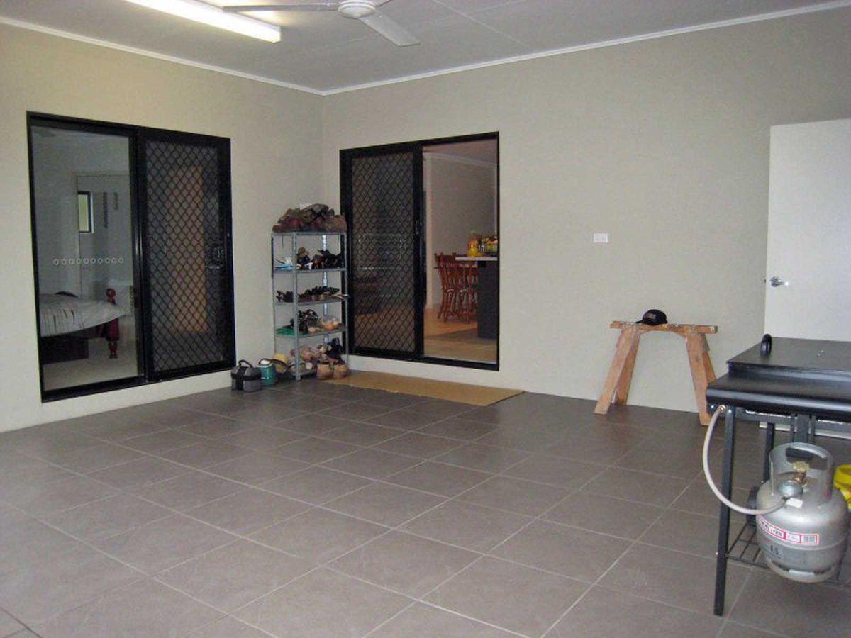 12 Countryview Drive, Atherton