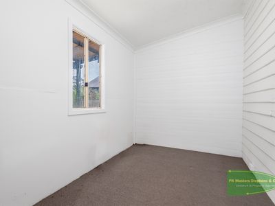 2 Main St           , Lyndhurst