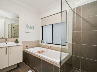 2 Halycon Bend, Beveridge