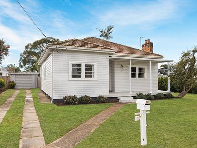 17 Fifth Street, Weston