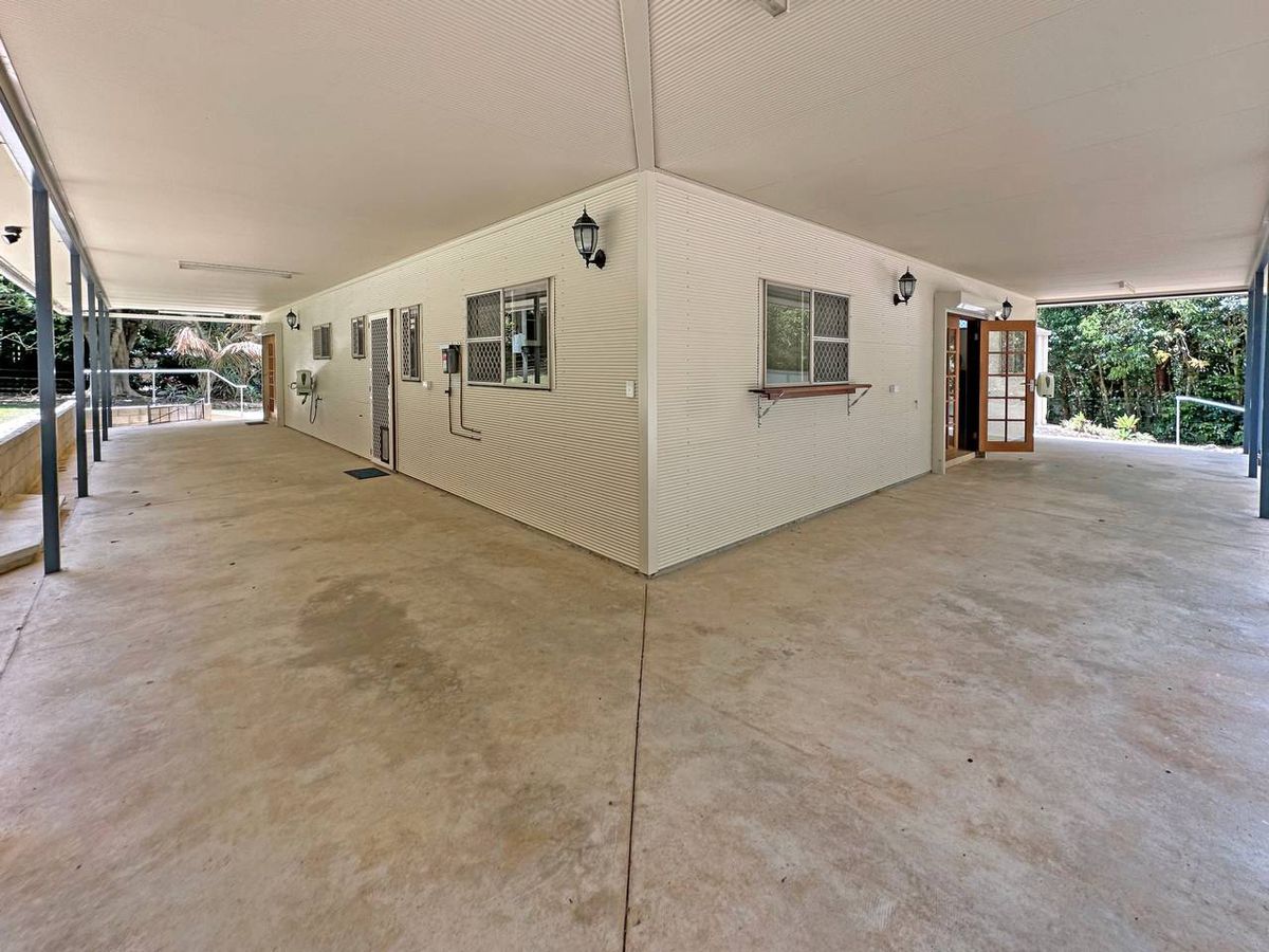 164 Carrington Road, Atherton