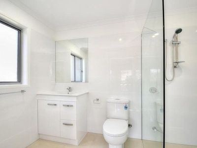 1 / 11 Bellagio Cres, Coomera