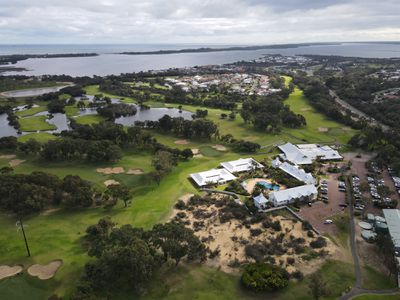 15 / 105 Old Coast Road, Pelican Point