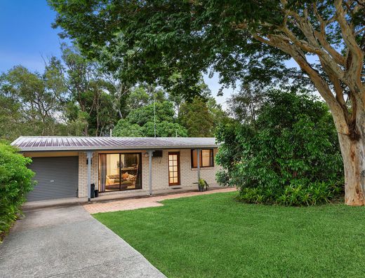 Renovated Old Tewantin home (unfurnished) image 1