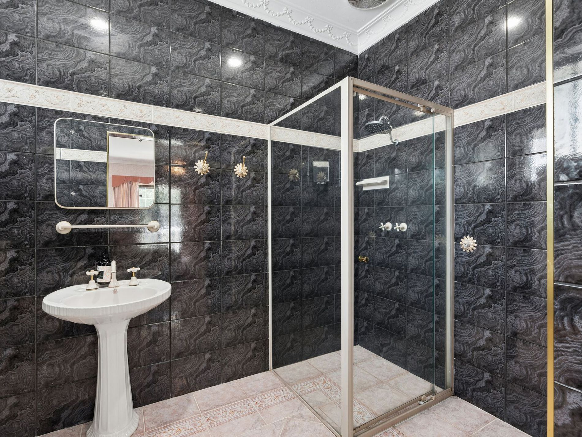 15 Glenbrook Road, Thornlie