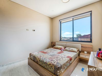 40 Oxford Street, Smithfield