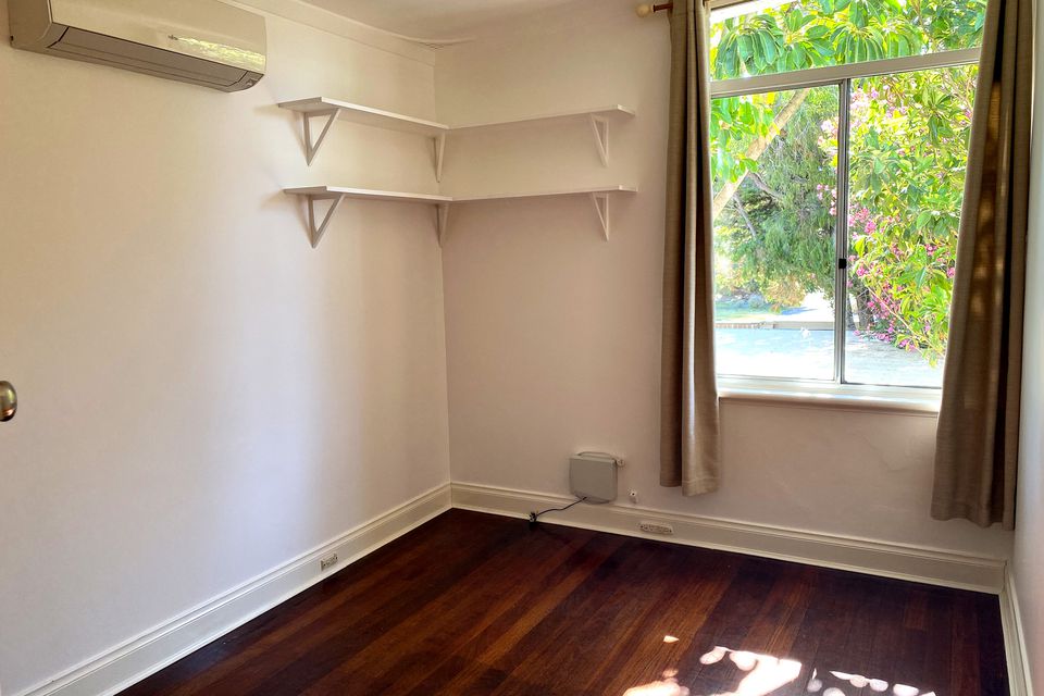 84 Safety Bay Rd, Shoalwater