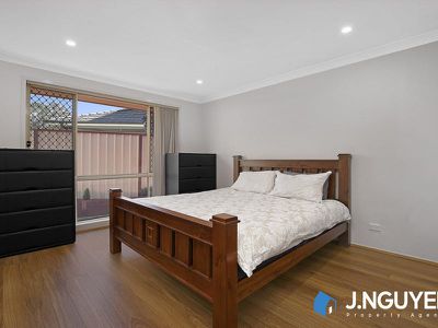 42 Tumburamba Crescent, Heckenberg