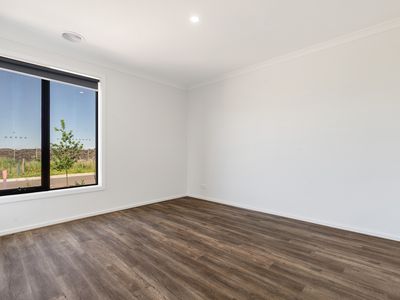 105 Leadbeater Circuit, Beveridge