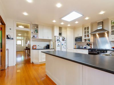 207 Desailly Street, Sale