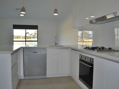 42B Keswick Parkway, Dubbo