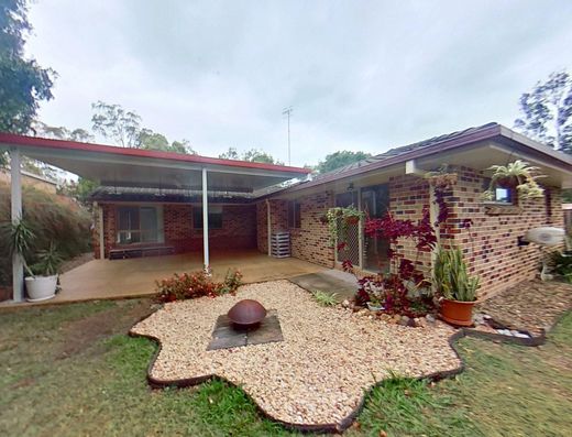 Bushlands Estate Home in Noosaville. Family Friendly with Ample Backyard Entertaining for the Kids & Adults!  image 14