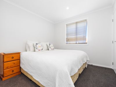 5B Bruce Ave, Glenview