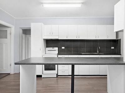 1 / 300-302 Railway Parade, Carlton