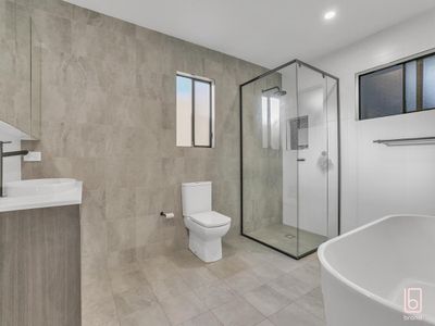 61 Hughes Avenue, Kanwal