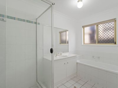 17 Shearwater Terrace, Springfield Lakes