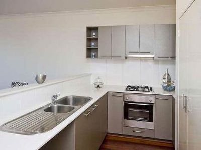 3 / 10 Marina Drive, Ascot